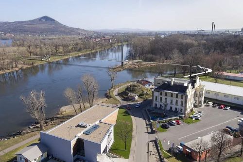 Plány na lávku přes Labe mezi Lovosicemi a Píšťany se znovu odkládají kvůli sporu o cenu pozemku