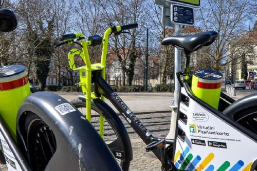 Další miliony půjdou do elektrokol. Plzeň přitom stále nemá bezpečnou síť cyklotras