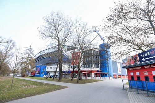 Plzeň renovuje Bránu borců za 140 milionů, stadion zůstává v provozu