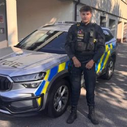 Policista z Vysočiny ve volnu pomohl vyčerpanému plavci uprostřed nádrže. Na paddleboardu ho dopravil ke břehu