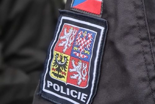 Před dubnovým zápasem Opavy se Zbrojovkou měli napadnout policisty tři muži. Hrozí jim až čtyři roky