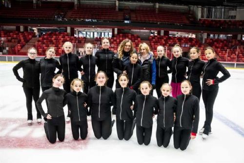 Ranní tréninky synchronizovaného krasobruslení startují v Horácké aréně