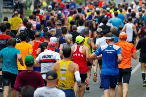 RunCzech půlmaraton v Č. Budějovicích: omezení dopravy, parkování zdarma