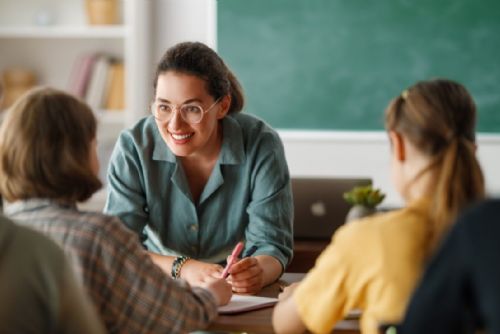 Školám chybějí učitelé. Pedagogická fakulta v Plzni rozšiřuje studium i pro lidi z praxe