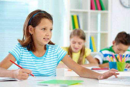 Školy na Vysočině trápí vysoké CO2 kvůli nedostatečnému větrání. Pomáhá krátké intenzivní větrání