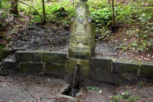 Tajemný Antonínův pramen - léčivá voda a tragická legenda