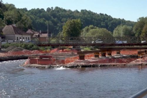 V Českém Krumlově zprovoznili tubus pro vodáky. Průjezd kolem staveniště mostu bude bezpečnější