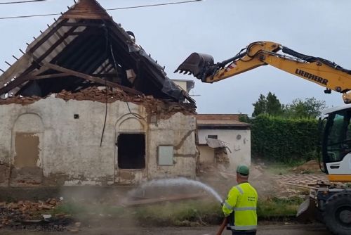 V Pohledu na Havlíčkobrodsku zbourali historický dům, překážel v křižovatce