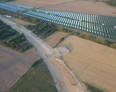 V Dyníně zahájila provoz fotovoltaická elektrárna Stella. Patří mezi největší solární zdroje v Česku