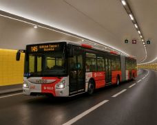 Tunelbus 145 využilo za dva měsíce kolem 200 tisíc cestujících. Počet dál roste