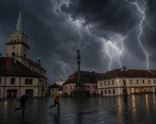 Bouřky se Plzeňskem jen prohnaly, teď se počasí uklidní. Víkend má být příjemnější