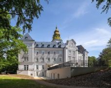 Chátrající zámek na Tachovsku ožil. Domov pro seniory je po roce téměř plný