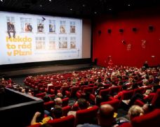 Plzeň na filmovém plátně. Komedie Někdo to rád v Plzni vstupuje do kin