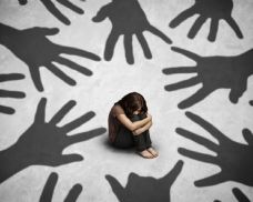 Plzeňský soud řeší znásilnění nezletilé na ubytovně