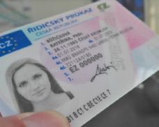 Do konce roku skončí platnost více než 284 tisíc řidičských průkazů. Nový lze vyzvednout i ve výdejním boxu