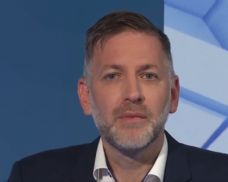 Špoták pod palbou kvůli laxní kontrole lázní za miliardy