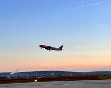 Zásoby leteckého paliva řeší celá Evropa, budějovické letiště hlásí stabilní provoz